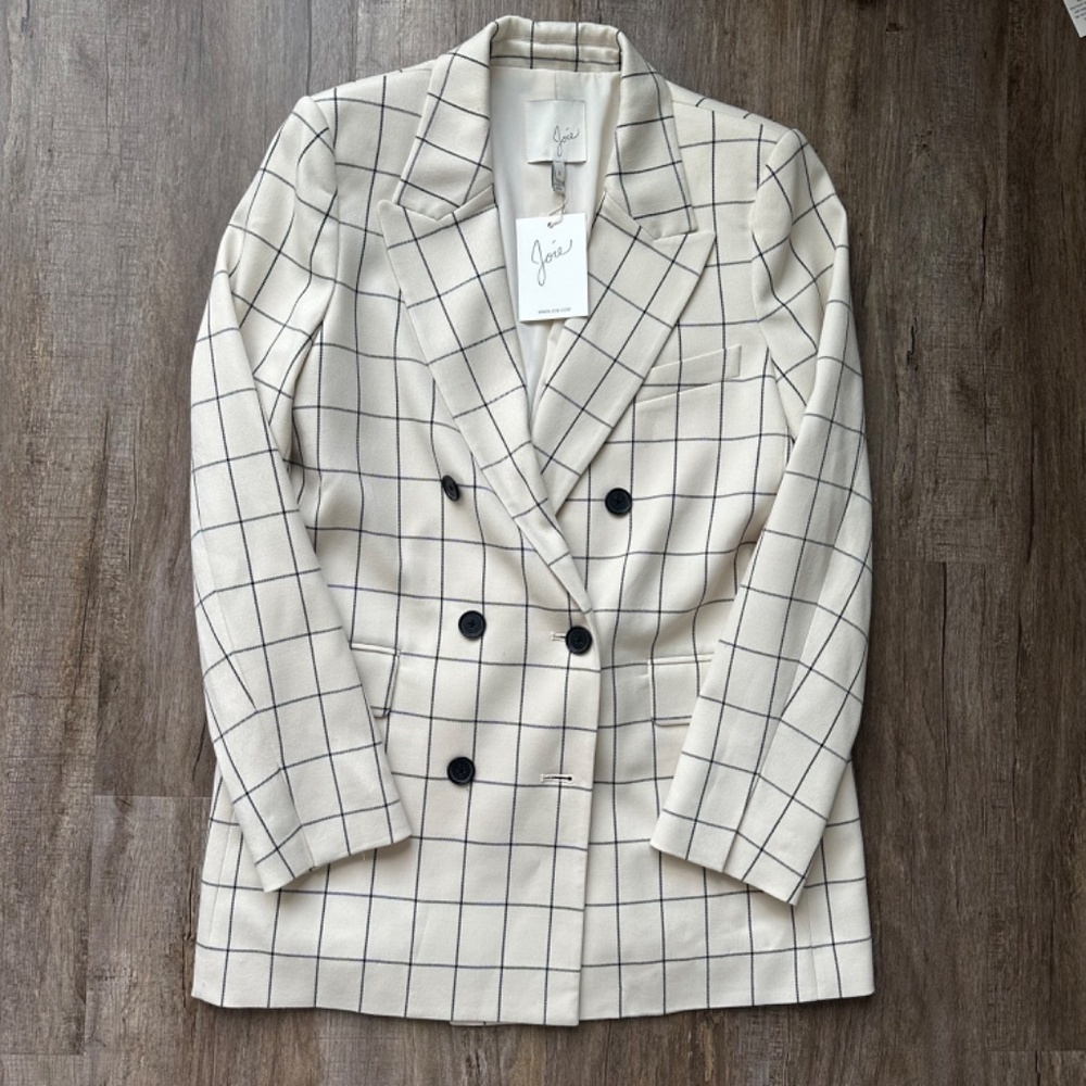 Blazer - Picture 2 of 6